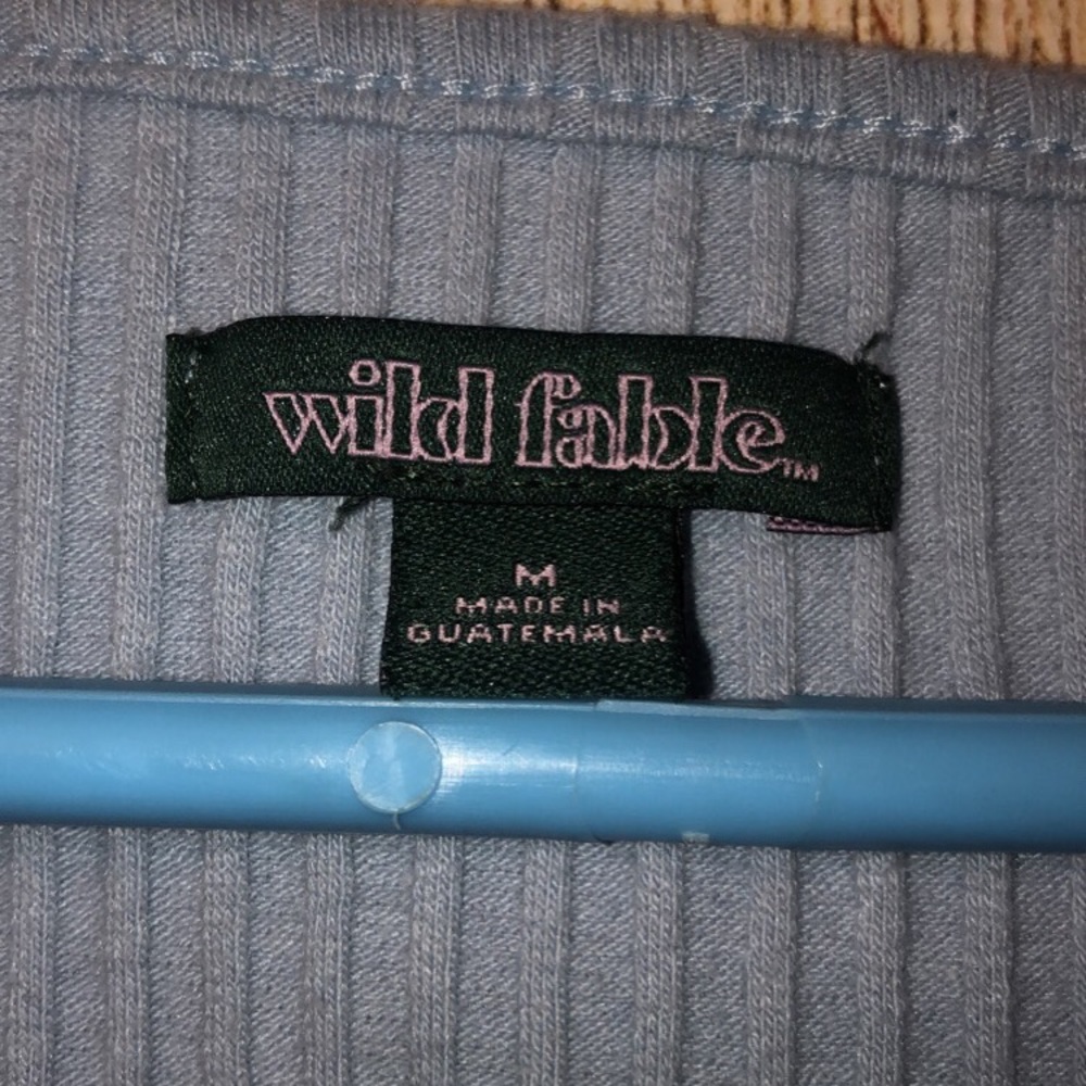 Light blue top - Picture 3 of 3